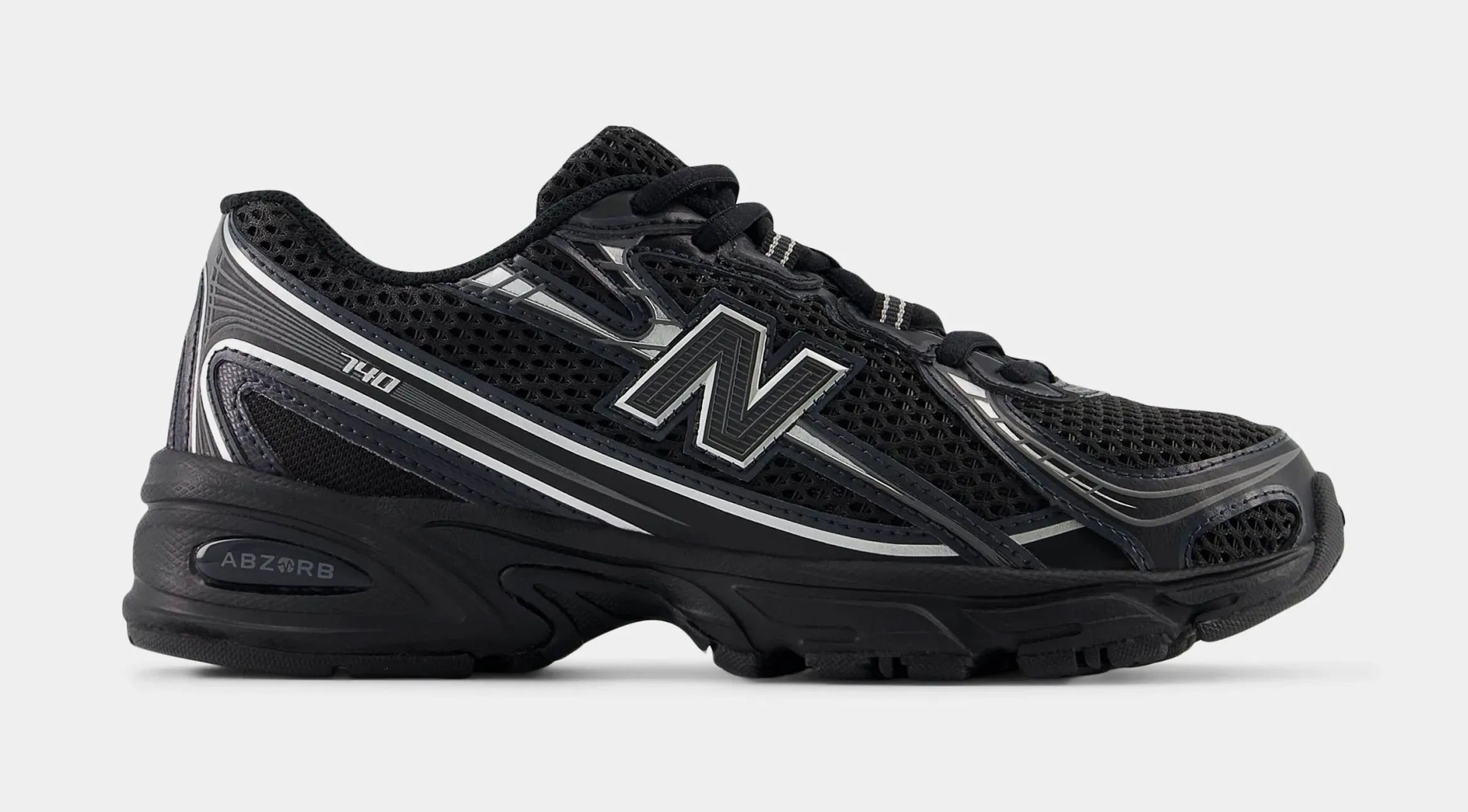 740 Grade School Running Shoes (Black/Silver Metallic)