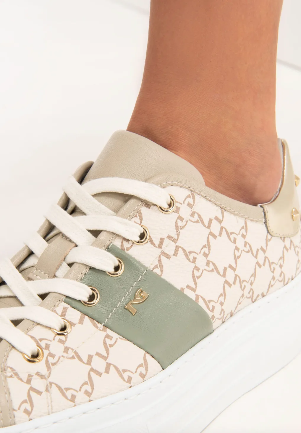 Bianco Leather Sneakers