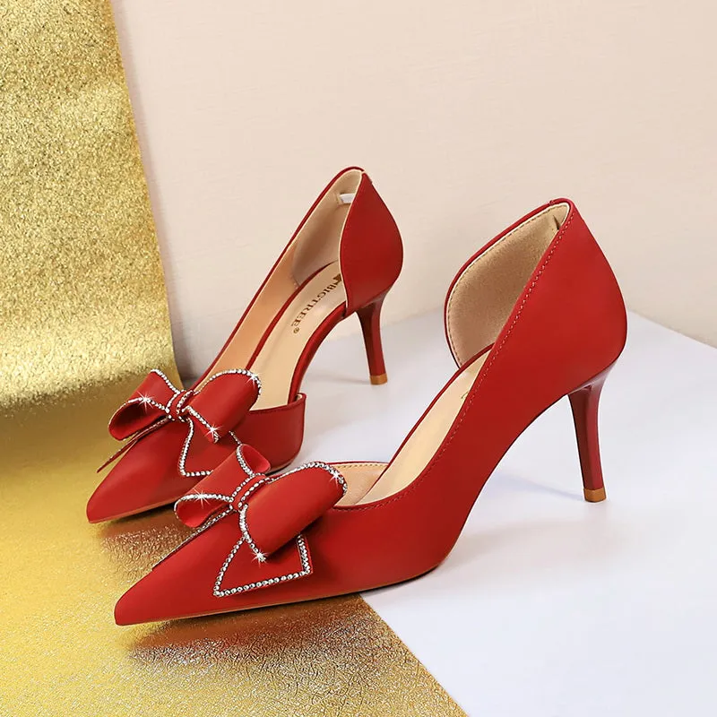 Snowflake Rhinestone Bow Pumps